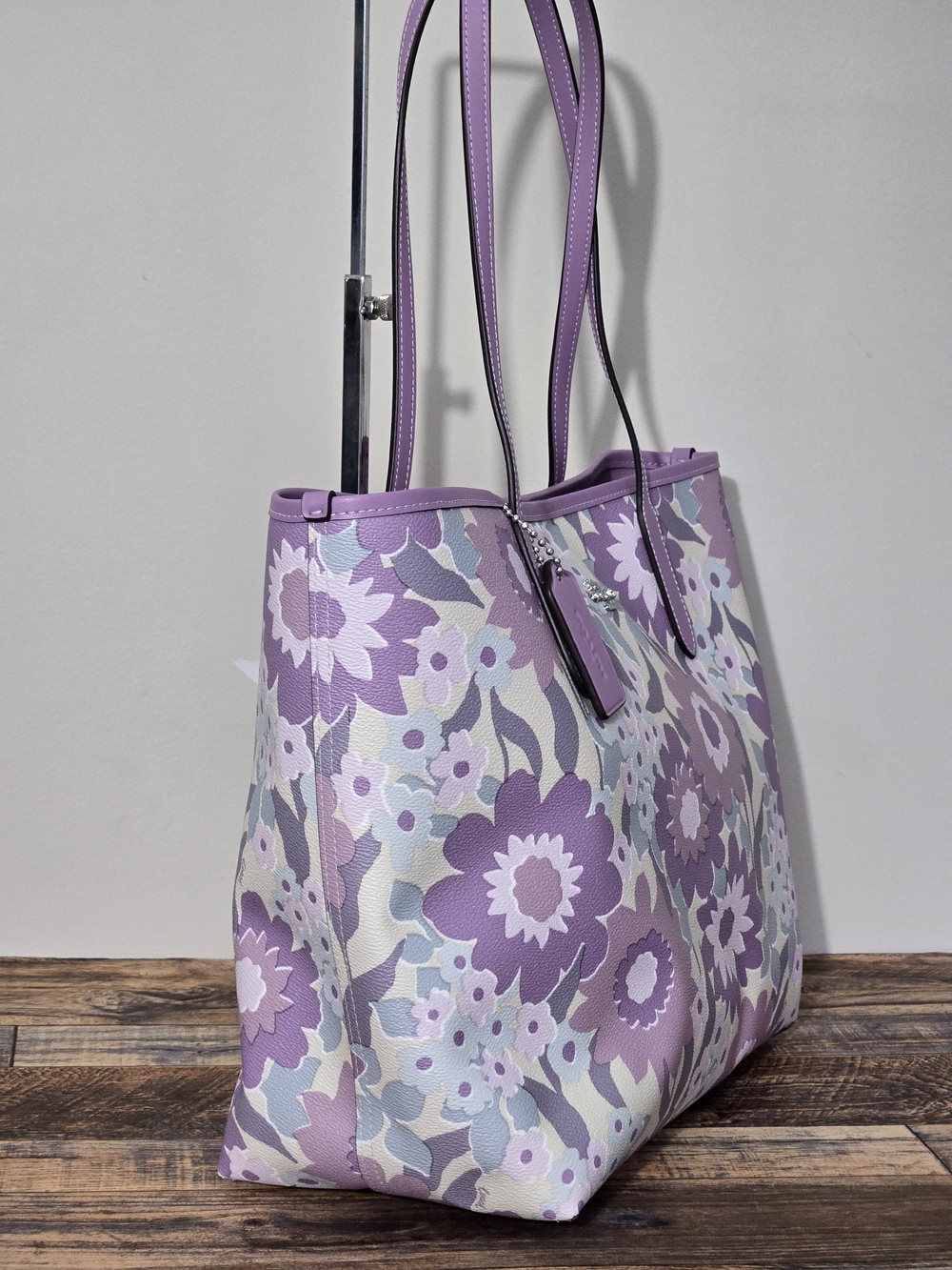 Coach City Tote With Floral Print - Picture 3 of 7